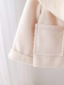 SHEIN Áo khoác giữ nhiệt đa năng thường ngày cho bé gái, thích hợp cho các chuyến đi chơi và mua sắm Áo khoác cho bé gái Áo khoác mùa đông cho bé gái Áo khoác lông cừu cho bé gái Áo khoác cho bé gái Áo khoác mùa thu cho bé gái - Màu be - Xem 5