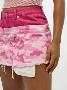 SUMWON WOMEN Two Tone Deconstructed Denim Mini Skirt Military Camo Print Pink Raw Edge Distressed Frayed Hem Summer Festival Streetwear Y2K Aesthetic Apparel - Pink - View 6
