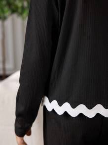Set de camiseta y pantalones de cinta de color contrastante casual para niña preadolescente - Negro - Ver 5
