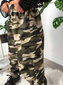 SHEIN 3 件套：休闲针织网眼连帽长袖上衣、罗纹针织背心和迷彩工装裤，适合年轻女孩