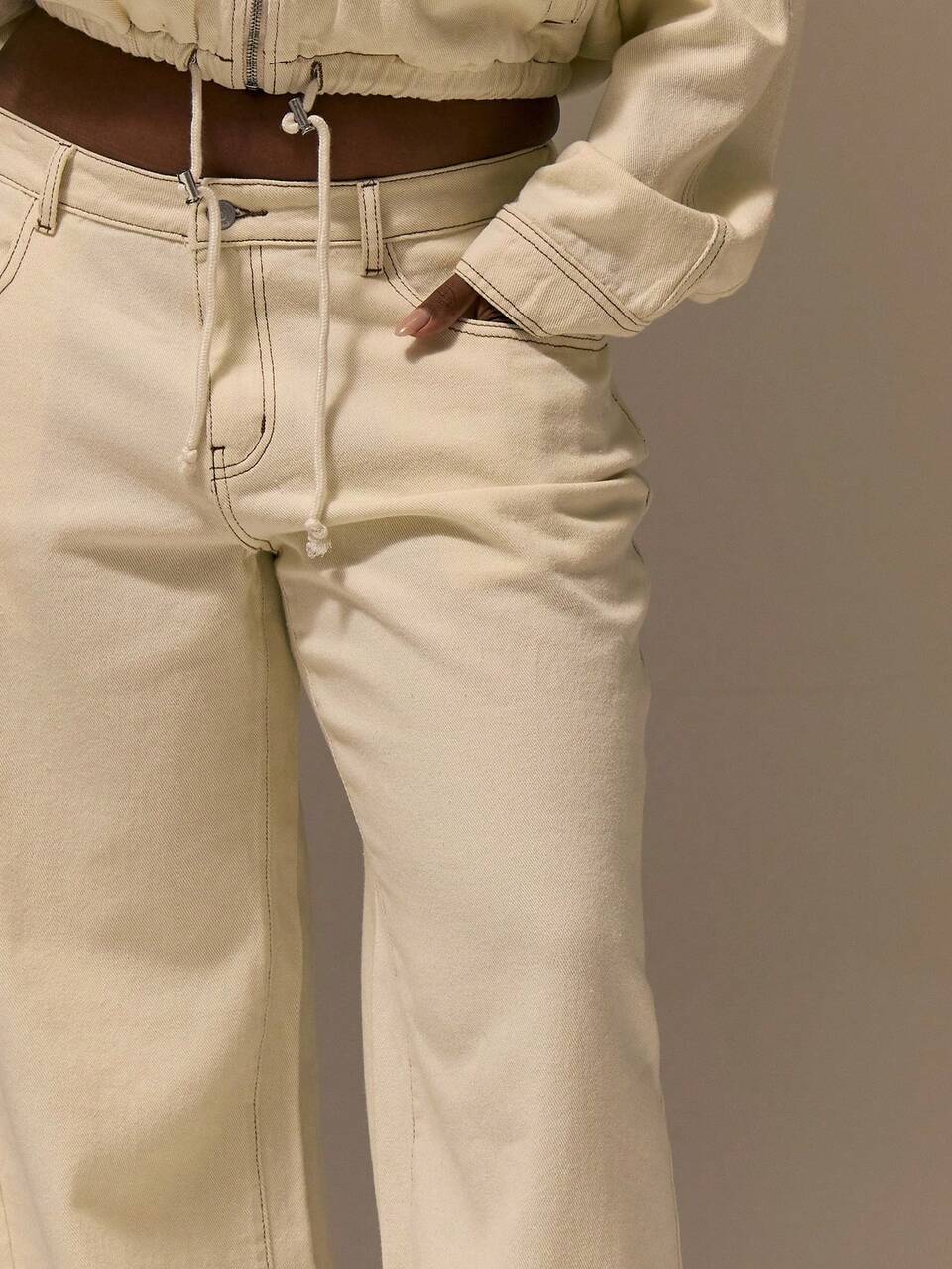 Denim Denim de Perna Larga com Lavagem Ecru e Costura Contrastante, Elegante, Romântico, Curva, Fazenda, Plus Size, Férias de Verão