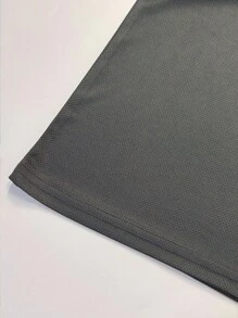 Manfinity RSRT Camiseta casual de unicolor de manga corta con cuello en V para hombres, verano - Gris Oscuro - Ver 4