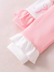 SHEIN 4 pezzi Set neonato con tutina a maniche lunghe, cappello e guanti stampati con orsetto e fiocco, pigiama per neonati