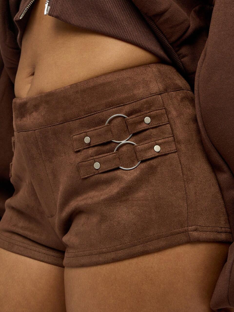 SUMWON WOMEN Micro shorts de camurça com cintura alta e detalhes de fivela