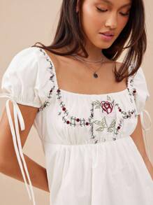WESTFADE Vestido curto 100% algodão bordado floral gola quadrada manga bufante curta amarração nas costas ajuste evasê babados camadas - Branco - Ver 3