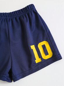 SHEIN 2件套男婴/女婴运动风红蓝条纹球衣上衣和短裤套装，巴塞罗那队款，适合室内、室外、休闲、运动、玩耍、派对、拍照、度假、比赛、春夏穿着。男婴足球服套装，男婴足球套装，男婴夏季服装。 - 藍色 - 查看 5