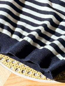 SHEIN 2pcs/Set Baby Boy/Girl Casual Sports Chic Gentleman College Style All-Match Versatile Stand Collar Half-Zip Striped Sweater & White Knit Pants Set Baby Boy Sweater Set Baby Boy Outfit Dark Blue Baby Boy Outfit Baby Boy Striped Sweater Fall Winter - Multicolor - View 5