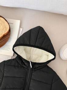 SHEIN معطف سميك دافئ بسحاب وقبعة لطفل ذكر، مناسب للعب في الثلج، ضروري للشتاء العادي