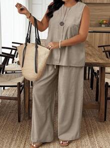EMERY ROSE Plus Size Casual Solid Color Notched Neck Sleeveless Top And Pants 2 Pieces Set - Light Grey - View 3