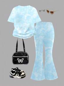 SHEIN 2 件套可爱卡通蓝色兔子露露，针迹图案，扎染天蓝色青少年女孩休闲简约短袖圆领 T 恤和喇叭裤套装，夏季服装，轻松舒适，儿童秋季分层，时尚儿童，休闲装，儿童图案服装，返校，秋季服装，返校节 - 淺藍色 - 查看 2