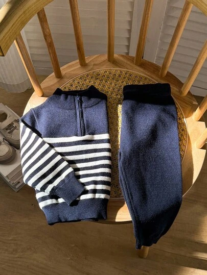SHEIN 2pcs/Set Baby Boy/Girl Casual Sports Chic Gentleman College Style All-Match Versatile Stand Collar Half-Zip Striped Sweater & White Knit Pants Set Baby Boy Sweater Set Baby Boy Outfit Dark Blue Baby Boy Outfit Baby Boy Striped Sweater Fall Winter