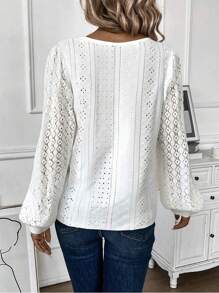 SHEIN LUNE Áo thun tay dài cổ chữ V thêu rỗng màu trơn thanh lịch - trắng - Xem 2