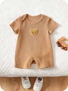 SHEIN 新生男婴/女婴舒适休闲可爱熊图案华夫格面料短袖连体衣，适合春夏季室内、户外、日常、运动、玩耍、派对、摄影、度假、节日 - 卡其色 - 查看 1