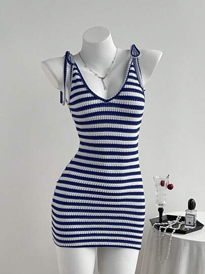 Elamini 蓝白条纹提花纹理 V 领露背交叉肩带紧身迷你连衣裙，复古别致优雅性感休闲度假海滩夏季女装