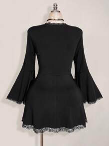 SHEIN ICON Váy len tay loe thêu ren cổ chữ V cỡ lớn, váy ngắn thắt nơ hở lưng cổ chữ V gợi cảm, Y2K, trang phục Halloween - màu đen - Xem 2