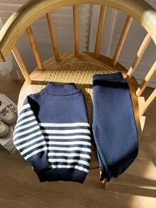 SHEIN 2pcs/Set Baby Boy/Girl Casual Sports Chic Gentleman College Style All-Match Versatile Stand Collar Half-Zip Striped Sweater & White Knit Pants Set Baby Boy Sweater Set Baby Boy Outfit Dark Blue Baby Boy Outfit Baby Boy Striped Sweater Fall Winter - Multicolor - View 2