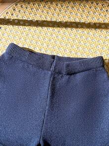 SHEIN 2pcs/Set Baby Boy/Girl Casual Sports Chic Gentleman College Style All-Match Versatile Stand Collar Half-Zip Striped Sweater & White Knit Pants Set Baby Boy Sweater Set Baby Boy Outfit Dark Blue Baby Boy Outfit Baby Boy Striped Sweater Fall Winter - Multicolor - View 3