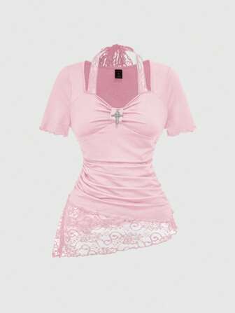 Camiseta con cuello alto, adorno de lazo y cintura con parche de encaje en el bajo asymmetrico para mujer