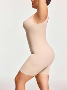 Mameluco tipo shapewear de talla grande sin mangas con tirantes anchos de unicolor