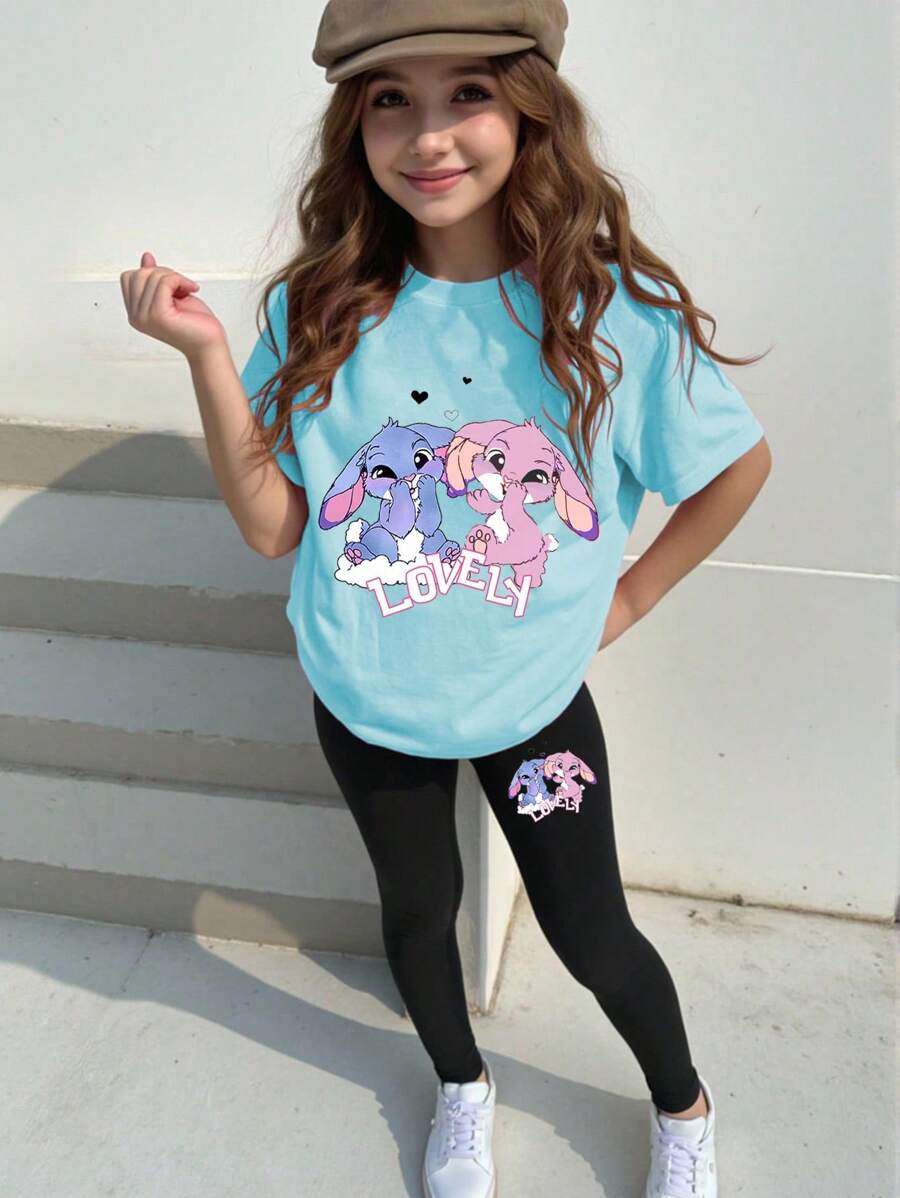 2 件年轻女孩休闲时尚可爱卡通兔子和心形字母印花短袖圆领 T 恤和打底裤套装，夏季