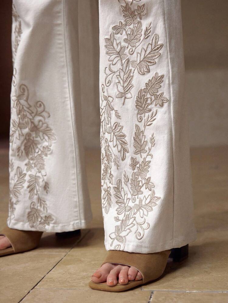 WOMEN'S SUMMER ELEGANT EMBROIDERED WHITE DENIM FLARE JEANS