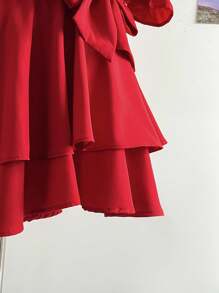 Soleia 女式夏季优雅露肩荷叶边褶饰扭花短款上衣和多层下摆迷你裙两件套套装 - 酒紅色 - 查看 4