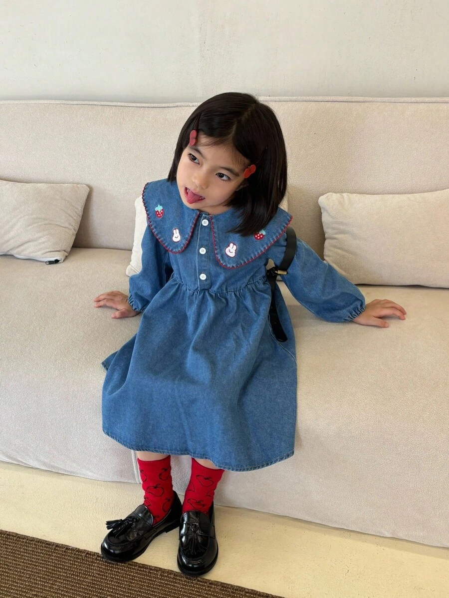 SHEIN 女童秋季可爱刺绣大领长袖时尚高端西式牛仔连衣裙,适合秋季郊游、露营、度假和生日派对 - 藍色 - 查看 1