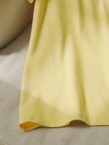 Modelyn Elegant 3D Floral Decor Solid Color T-Shirt, Summer - Yellow - View 4