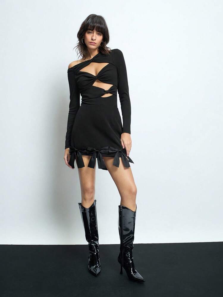 SHEIN Maija Women's Black Asymmetrical Cut-Out Twist Front Asymmetric Neck Bodycon Sexy Fashion T-Shirt For Urban Party, Holiday, Spring Festival
