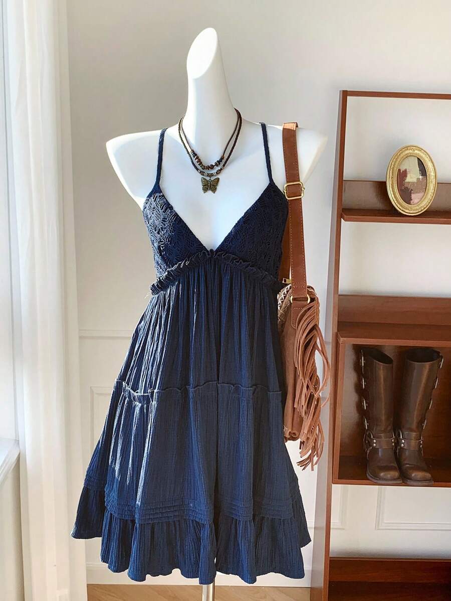 Comfortcana Vestido de tirantes corto de verano informal con estilo vacacional, de tela texturizada de unicolor, con volantes en el bajo y espalda cruzada