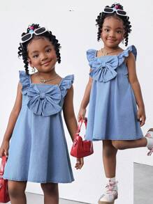 SHEIN Rochie scurtă drăguță din denim albastru pentru fete tinere, cu decorațiuni cu funde mari pe față și mâneci cu frunze de lotus, ținută boho casual de primăvară și vară, pentru vacanță la țară - Spălare ușoară - Vizualizare 2