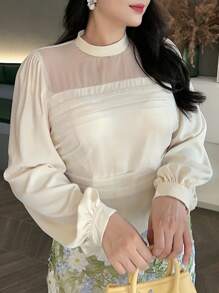 Dazy Plus Blusa de mujer talla grande con contraste de color, cuello alto de malla, manga farol, ropa de mujer de otoño, blusa de manga larga