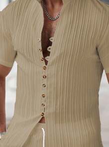 Manfinity Homme 男士休闲卡其色半透视上衣，纽扣闭合，常规下摆设计 男士休闲短款 男士休闲上衣和下装 - 卡其色 - 查看 4