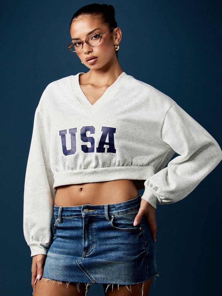 MISSGUIDED Classic V-Neck USA Cropped College Sweatshirt Varsity Letter Graphic Sweatshirt Loose Fit Loungewear Pullover Long Sleeve Casual