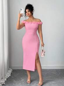 Celure Robe ajustée élégante et urbaine pour grandes tailles, avec épaules dénudées, ornements de perles et fleurs 3D. Marque : Bella, Elenzga