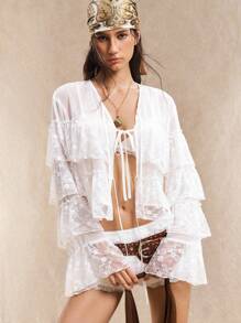 Easelle 女式梭织撞色蕾丝锁眼前系带喇叭袖衬衫，春夏秋 - 白色 - 查看 5
