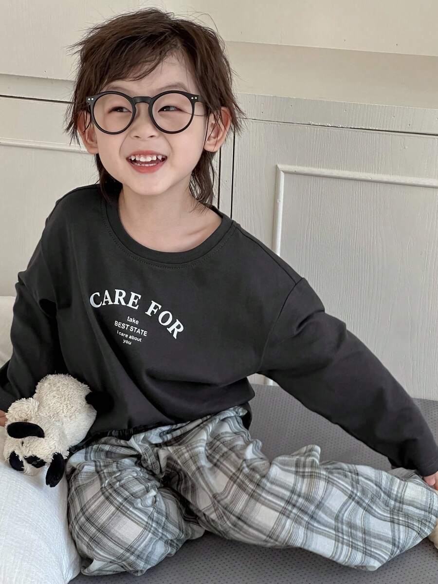 DAZY 男童字母印花长袖上衣和格子裤睡衣套装 - 深灰色 - 查看 1