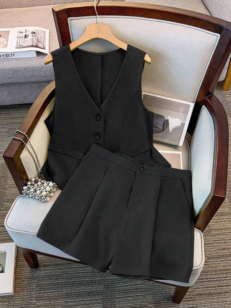 GlowEve CURVE Plus Size Women Casual Commuter Simple Solid V-Neck Button Front Vest And Shorts 2 Pieces Set - Black - View 1