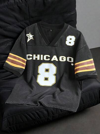 Manfinity EMRG Men's Street High Street Snow-Washed Washed Splicing V-Neck With Bright Orange Striped Print Can Be Worn As A Jersey Short-Sleeved T-Shirt For Men, With Chicago Slogan Print, Very Suitable For Daily Wear Baseball Jacket, Also A Great Gift For Boyfriend Or Husband.