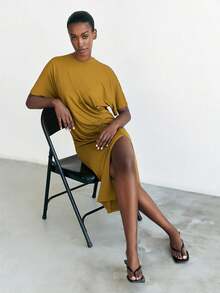 Maija Women Solid Color Crew Neck Short Sleeve Ruched Side Split Dress