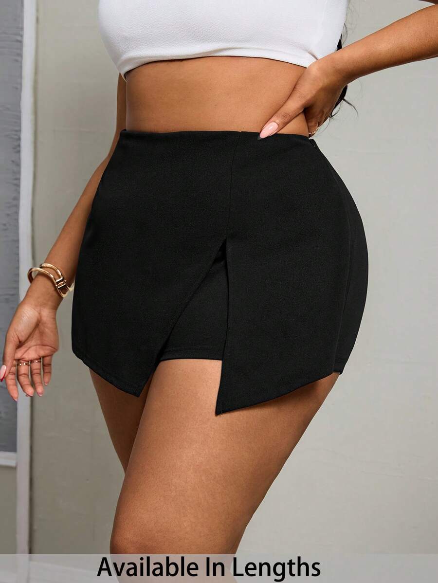 SHEIN PETITE CURVE Plus Size Women's Casual Solid Color Shorts, Spring/Summer - Black - View 1