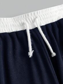 SHEIN Girlism Teen Girls' Ribbed Knit Contrast Color Casual Fitted T-Shirt & Loose Waistband Pocket Pants Set, Spring/Summer, Sporty Streetwear, Suitable For School, Football, Outdoor