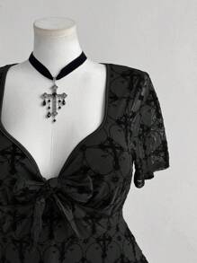 Flirla 加上万圣节朋克风格十字印花哥特迷你连衣裙