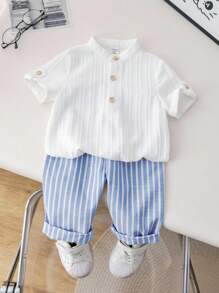 SHEIN 男宝宝休闲校服套装，灰色翻领衬衫搭配条纹松紧腰裤，适合生日派对、晚宴、演出、婚礼、迎婴派对、一周岁生日庆祝等场合。男宝宝夏季服装，男宝宝夏季套装，男宝宝条纹裤，男宝宝休闲套装 - 彩色 - 查看 6