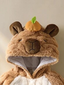 SHEIN Playful Pals 两件套男婴连帽运动衫和裤子套装，毛绒提花面料，带有可爱的水豚刺绣图案 - 彩色 - 查看 6