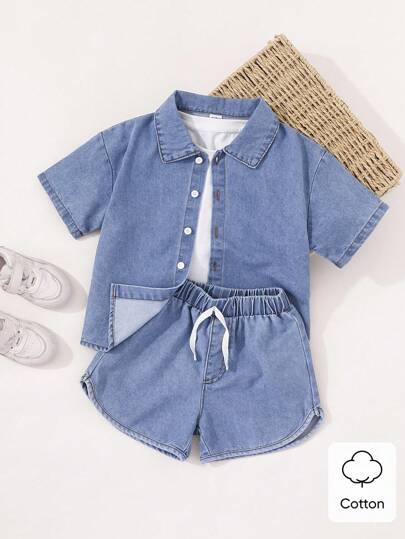 Playful Pals 2 件套小男孩幼儿休闲日常穿着牛仔领扣式短袖衬衫和短裤，适合户外玩耍或舒适的家居装，时尚套装