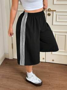SHEIN EZwear Plus Size Green Loose Fit Casual Shorts,Fall Clothes For Women,Elegant Dresses For Women - Black and White - View 4