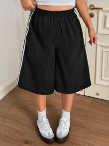 SHEIN EZwear Plus Size Green Loose Fit Casual Shorts,Fall Clothes For Women,Elegant Dresses For Women - Black and White - View 2