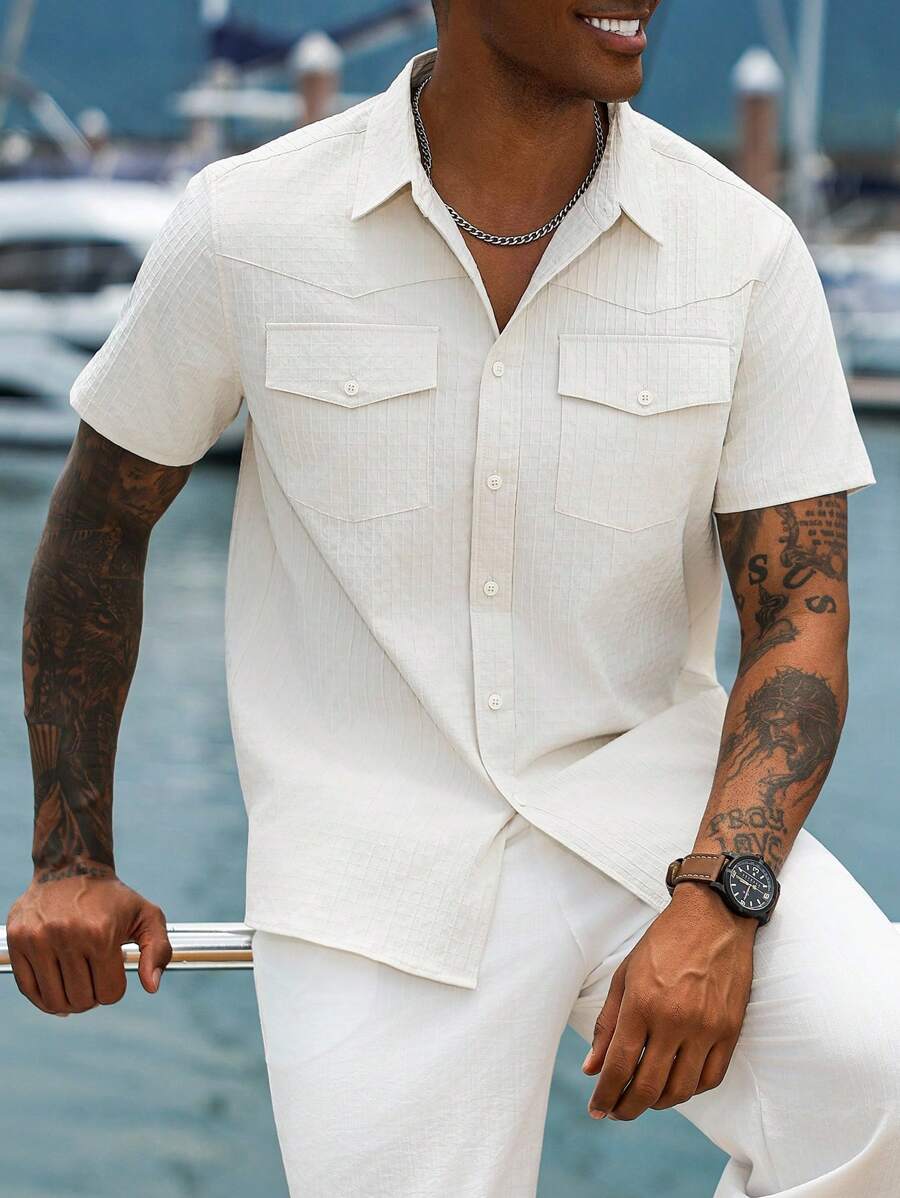 Manfinity Homme Áo sơ mi nam tay ngắn màu trơn có túi cài nút phía trước, áo sơ mi nam mùa hè, áo sơ mi nam mùa hè màu kem cài nút áo sơ mi nam đi biển - Màu be - Xem 1