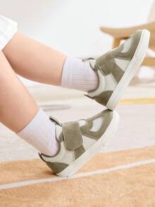 SHEIN 婴儿经典时尚休闲百搭趣味软底可爱撞色拼接透气网面套脚运动鞋，适合幼儿园小朋友 - 灰色 - 查看 2
